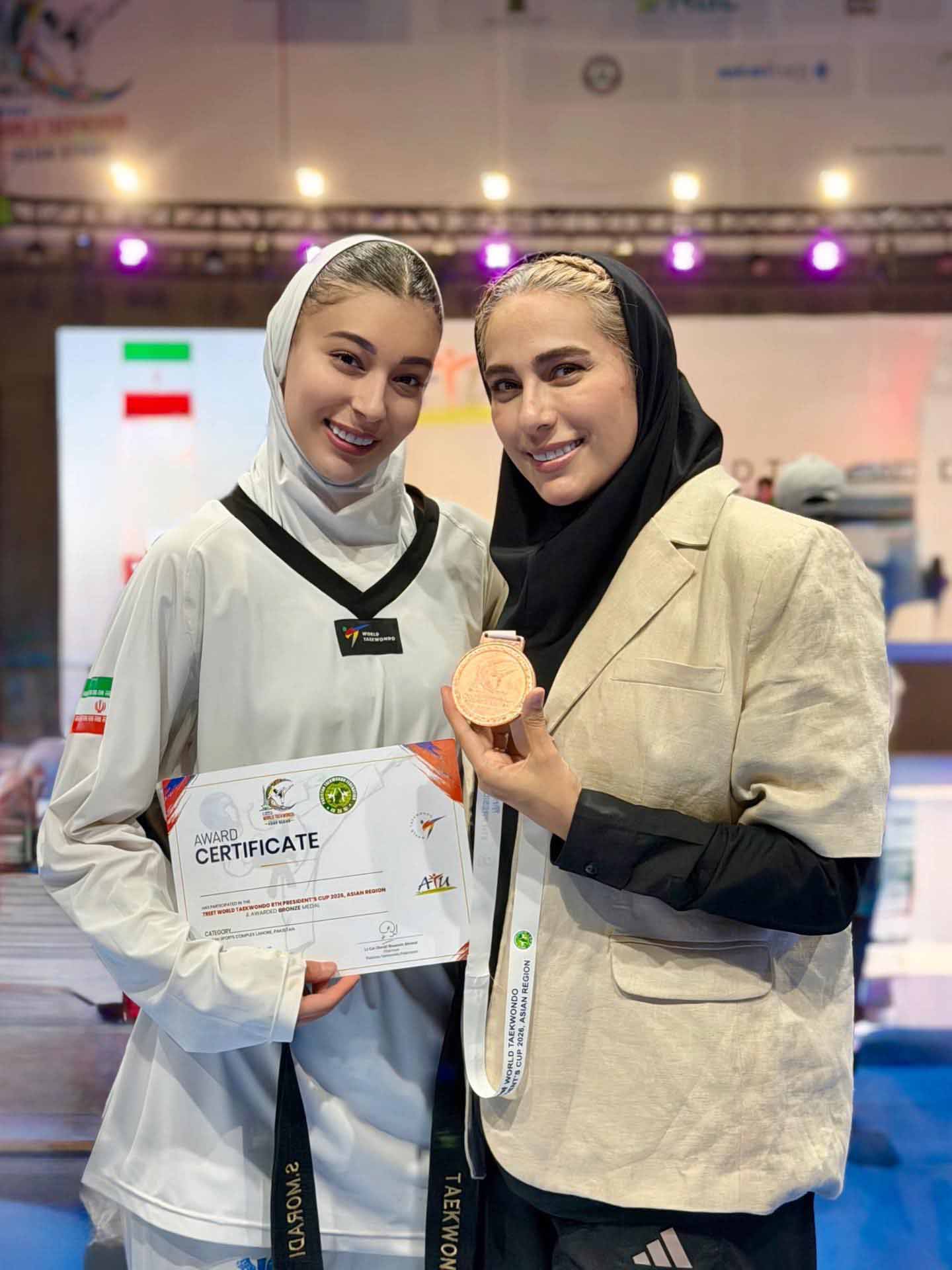 ساغر مرادی در کنار مهروز ساعی